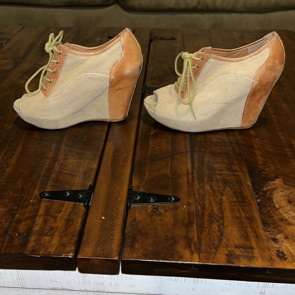 Gianni Bini Wedge Heels - Picture 3 of 8